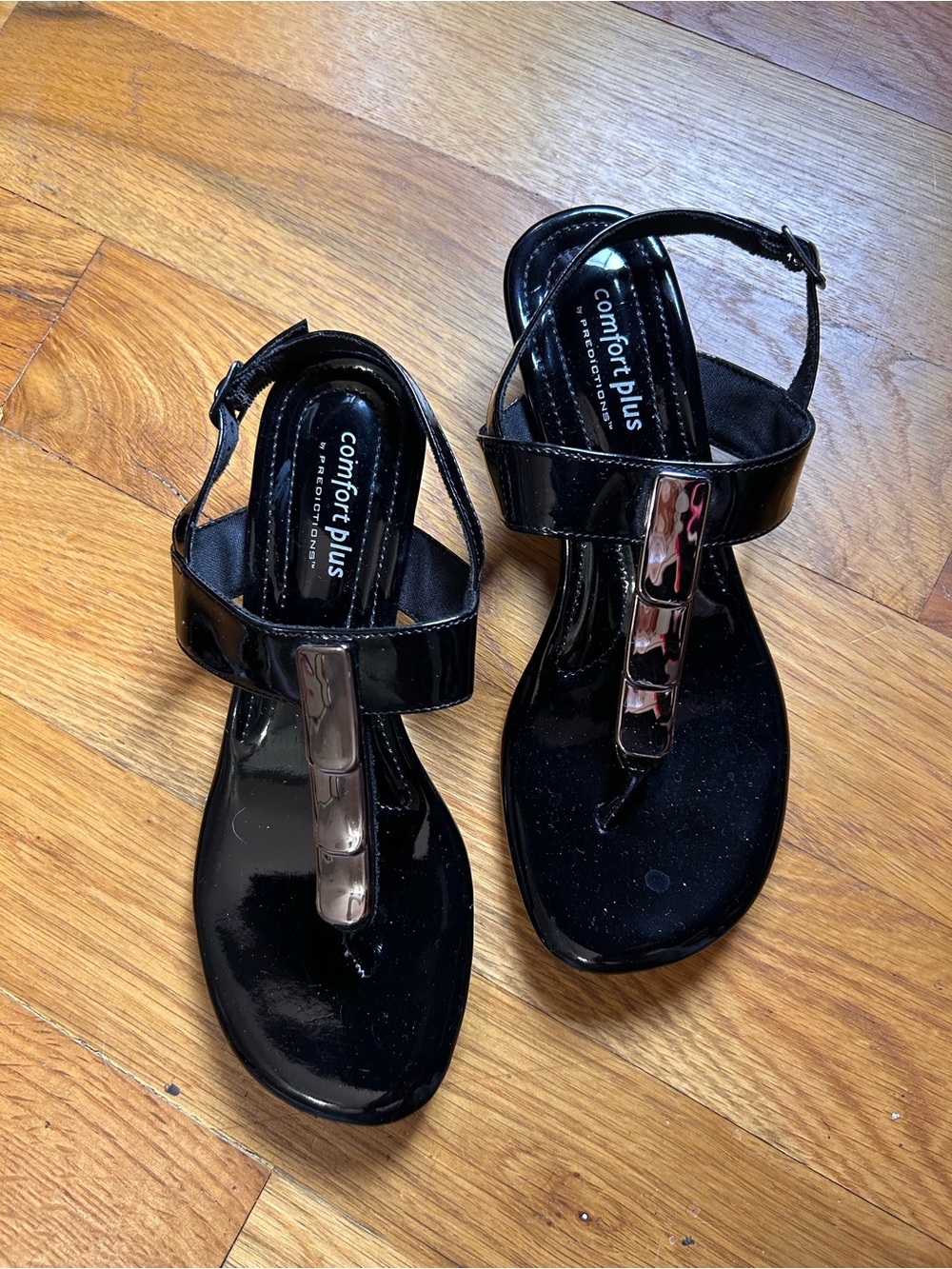 Comfort Plus Black Glossy Patent Women’s Sandals Size 6 Thong Low Wedge Heel